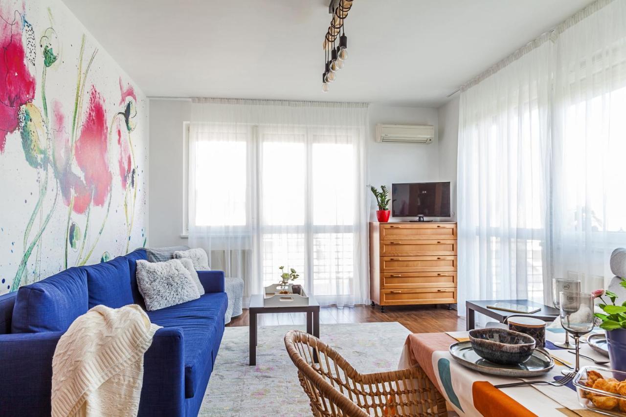 Almere With Free Parking Appartement *