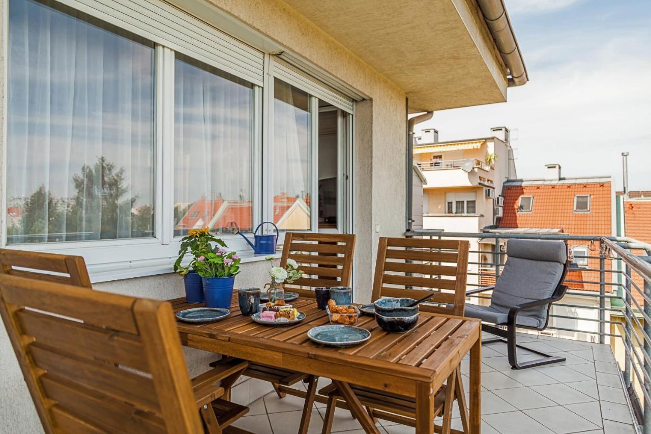 Appartement Almere With Free Parking